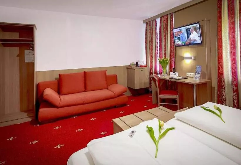 スタンダード４人部屋, Tiptop Hotel Burgschmiet Garni