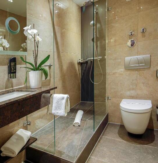 Четырехместный Номер Стандарт, Tiptop Hotel Burgschmiet Garni