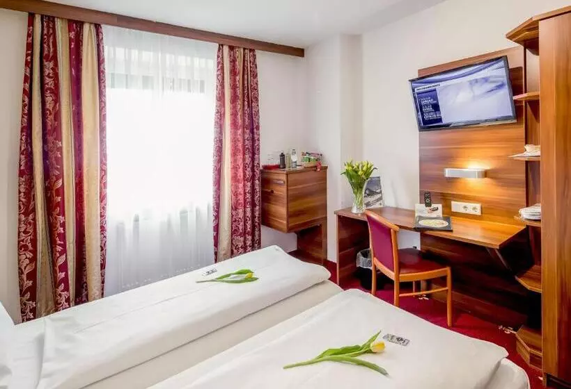 スタンダードルーム, Tiptop Hotel Burgschmiet Garni