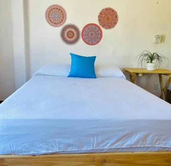 اتاق ساده سه‌ نفره, Casa Karma
