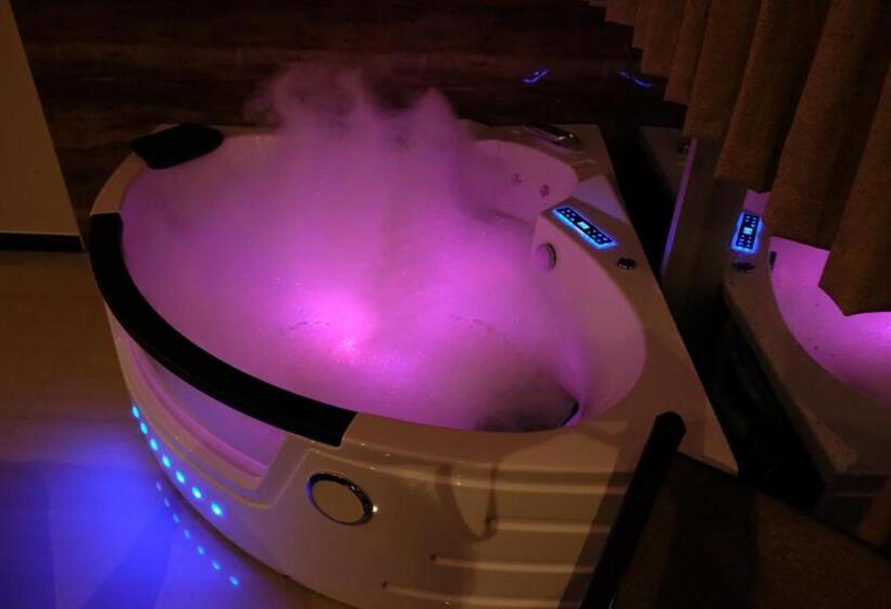 חדר דלוקס, Puma R Tacna