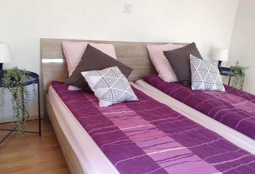 マウンテンビュースタンダードルーム, Le Buffet De La Gare