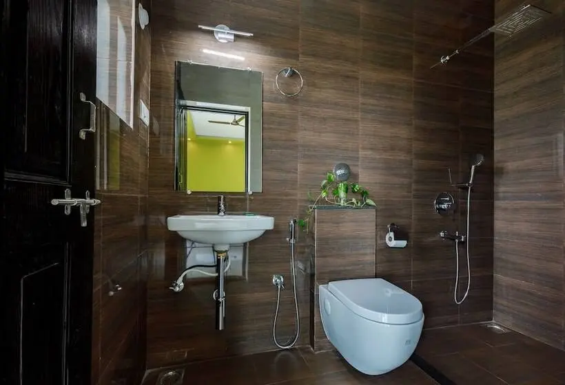 Perhehuone, Om Shanti Residence