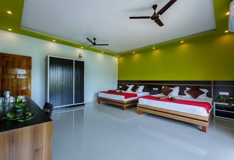 Perhehuone, Om Shanti Residence