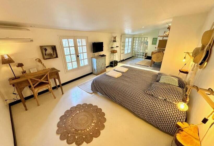 Стандартный Номер Кровать Кинг, La Bergerie Barbebelle