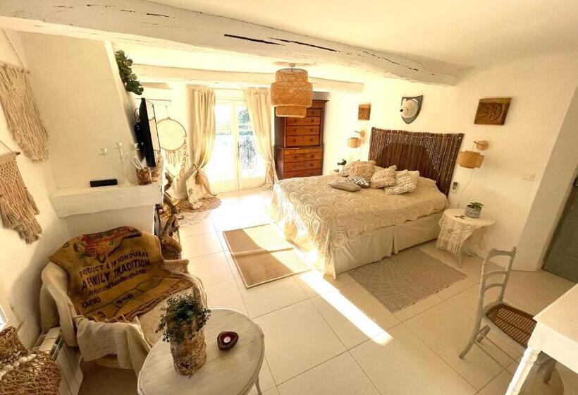 발코니가 있는 스위트, La Bergerie Barbebelle