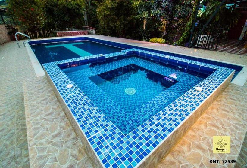 Семейный Номер, Bosques De La Pradera