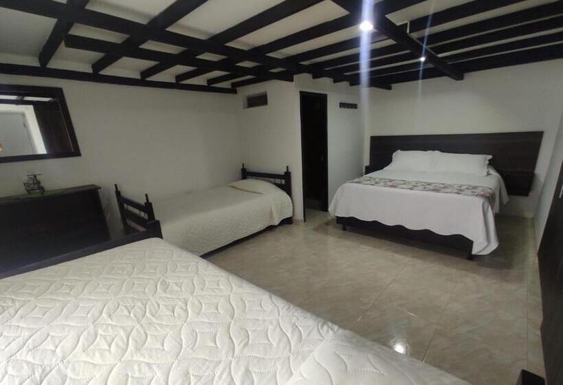 Семейный Номер, Bosques De La Pradera