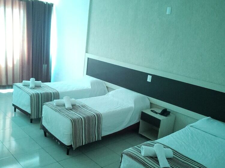 חדר סטנדרט לשלושה, Castelo Branco