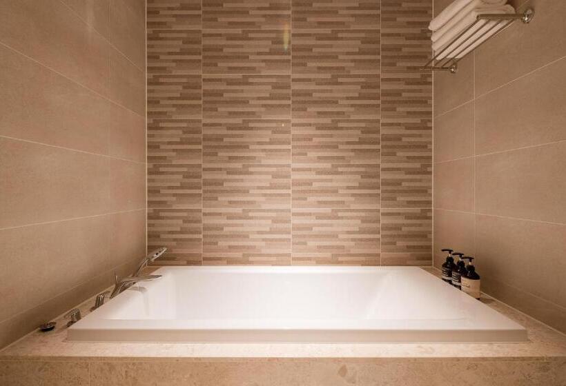 Апартаменты Premium 2 Спальни, Chestertons Sokcho