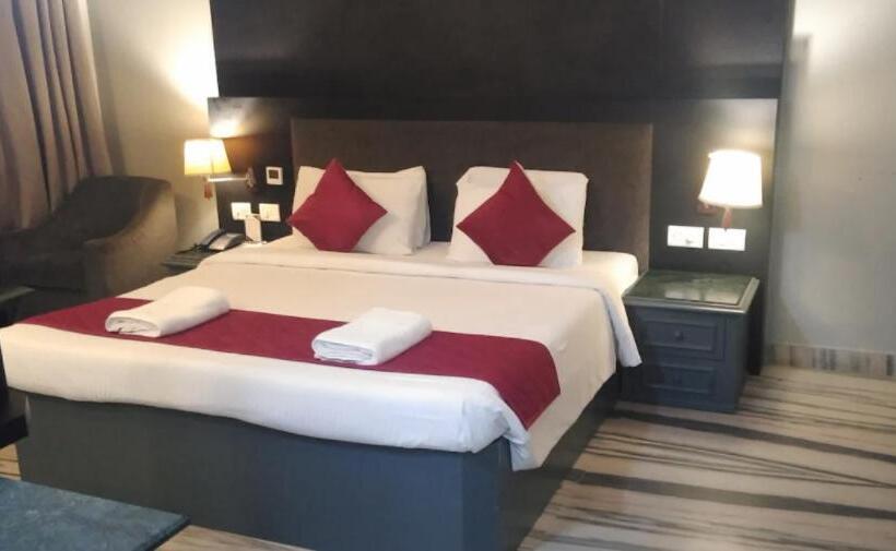Стандартный Номер Кровать Кинг, Zip By Spree Hotels Surabi International Vellore