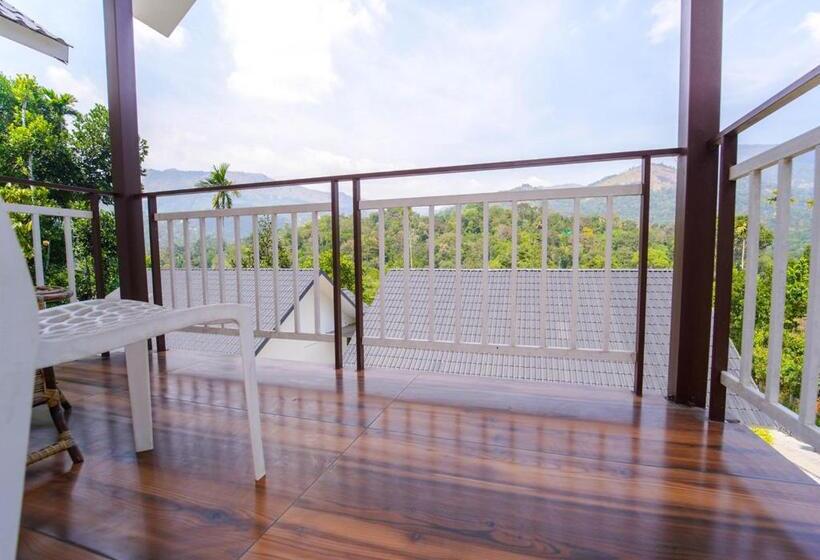 バルコニー付きスタンダードルーム, Munnar Majetsic Resort With Pool By Voye Homes