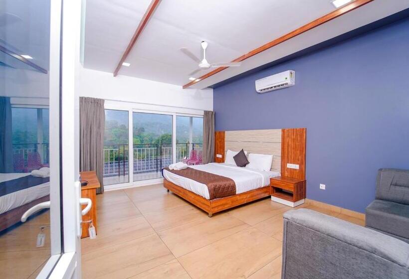 バルコニー付スイート, Munnar Majetsic Resort With Pool By Voye Homes
