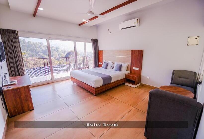 バルコニー付スイート, Munnar Majetsic Resort With Pool By Voye Homes