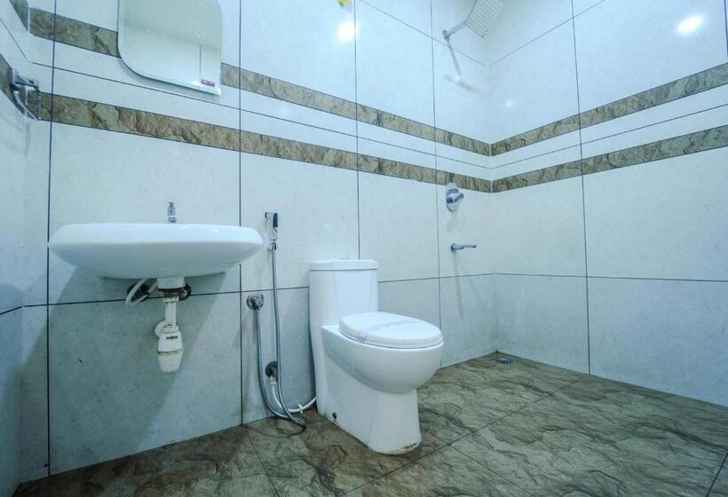 キングサイズベッドのスタンダードルーム, Munnar Majetsic Resort With Pool By Voye Homes