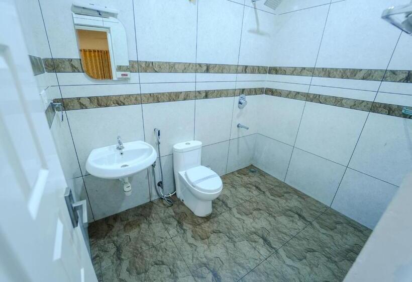 キングサイズベッドのスタンダードルーム, Munnar Majetsic Resort With Pool By Voye Homes