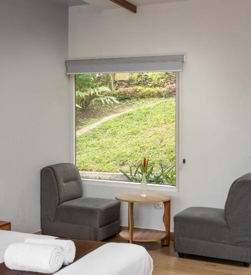 バルコニー付スイート, Munnar Majetsic Resort With Pool By Voye Homes