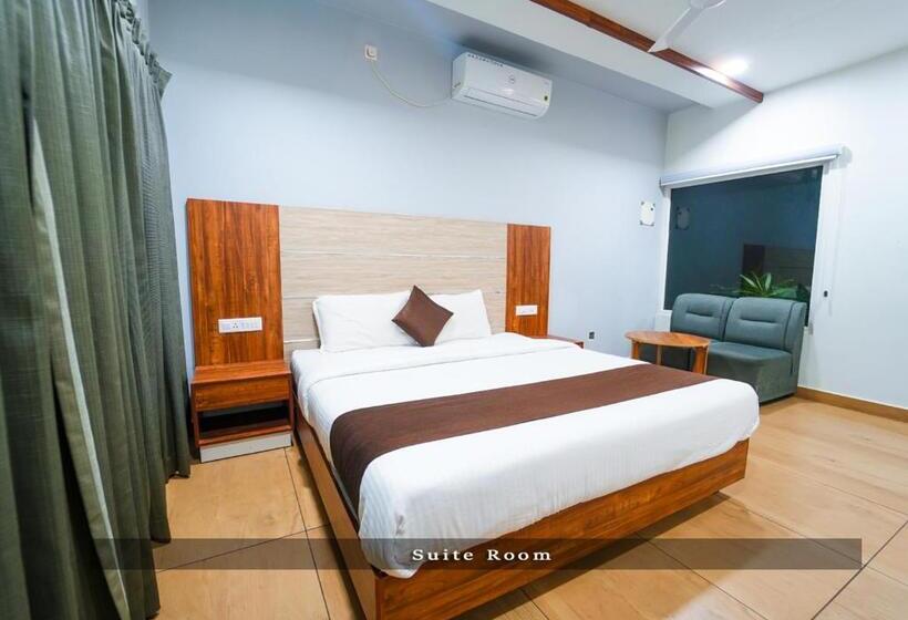 バルコニー付スイート, Munnar Majetsic Resort With Pool By Voye Homes