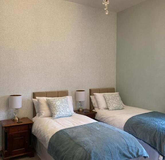 חדר דלוקס נוף לעיר, The Old Lodge Guest House