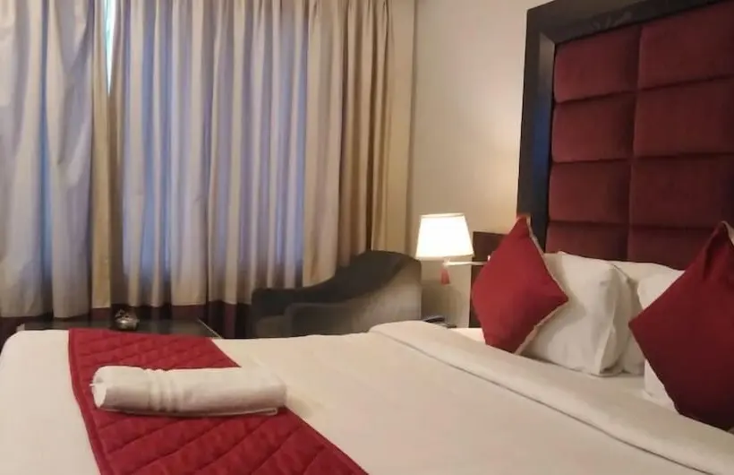 デラックスルーム, Zip By Spree Hotels Surabi International Vellore