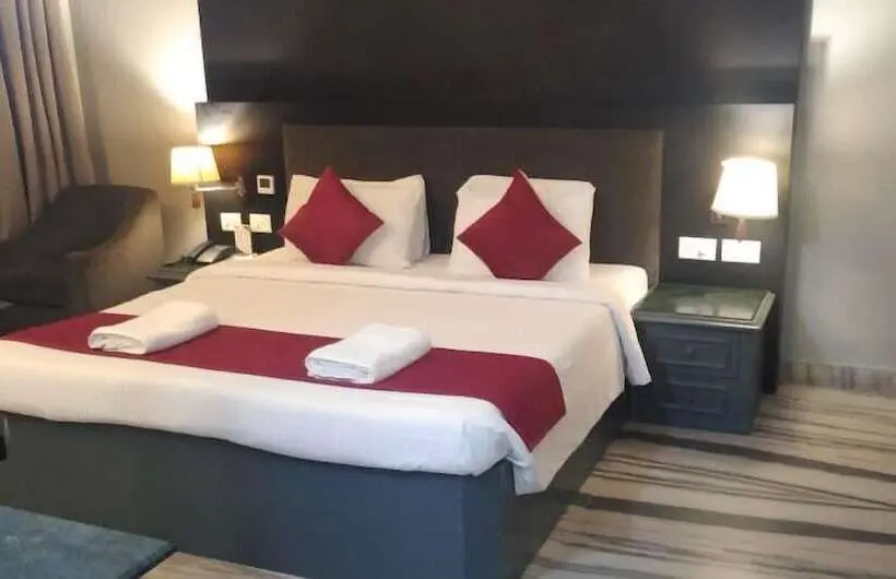 デラックスルーム, Zip By Spree Hotels Surabi International Vellore