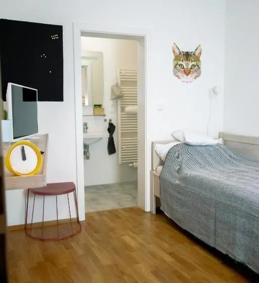 اتاق استاندارد یک نفره, Boutique Hotel U Zvonku