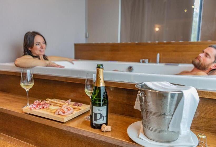 سوئیت با وان آب گرم, Le Cappuccinelle Suites&spa