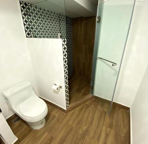 اتاق لوکس با تخت بزرگ, Olé