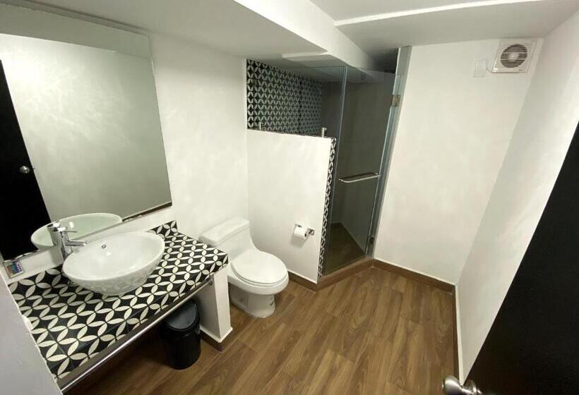 اتاق لوکس با تخت بزرگ, Olé