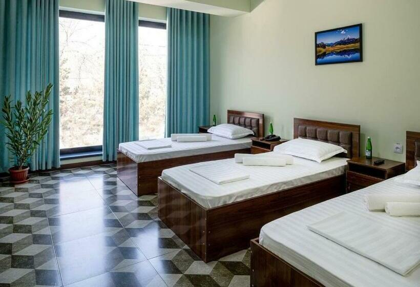 غرفة قياسية ثلاثية, Oq Uy