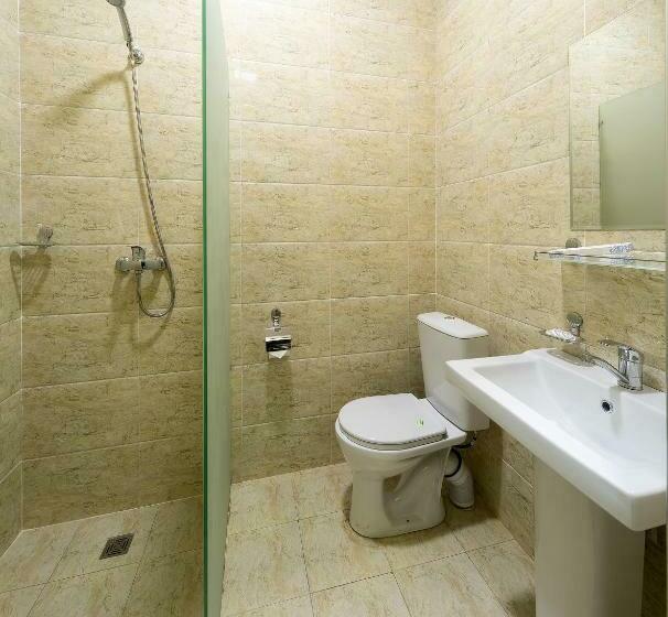 غرفة قياسية ثلاثية, Oq Uy