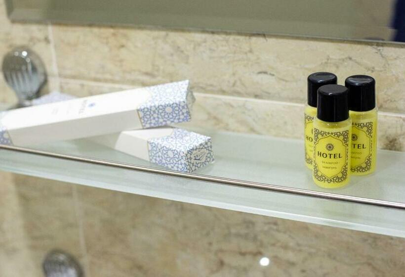 غرفة قياسية ثلاثية, Oq Uy