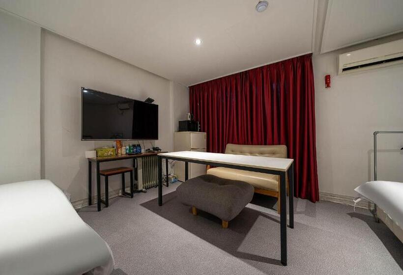 חדר סופריור, Pacific7