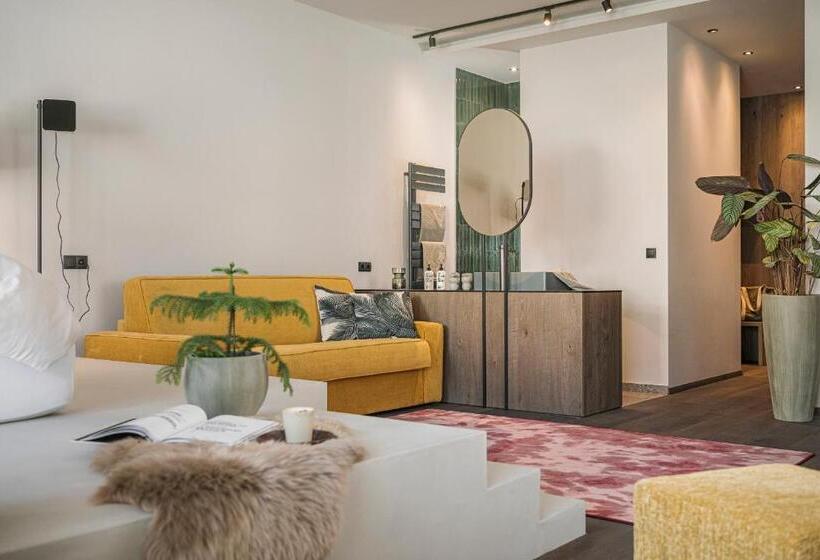 小型豪华套房, Coolnest