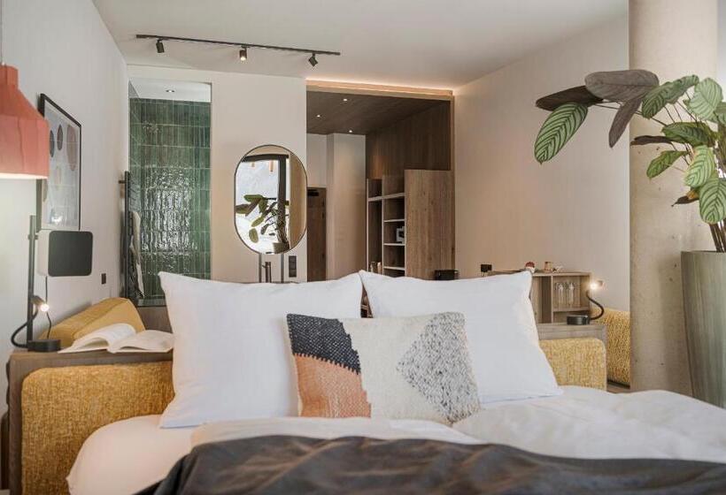 小型豪华套房, Coolnest