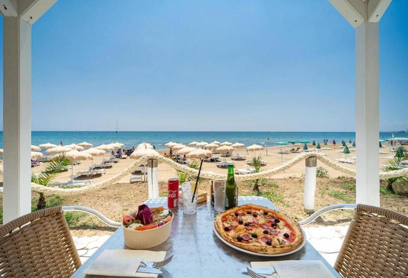 침실 1개 아파트, Le Castella Resort & Beach