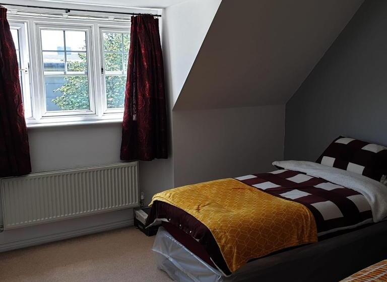 اتاق لوکس خانوادگی, Queens Rooms, A Perfect Stay, Next To Shopping Parks And Central Manchester