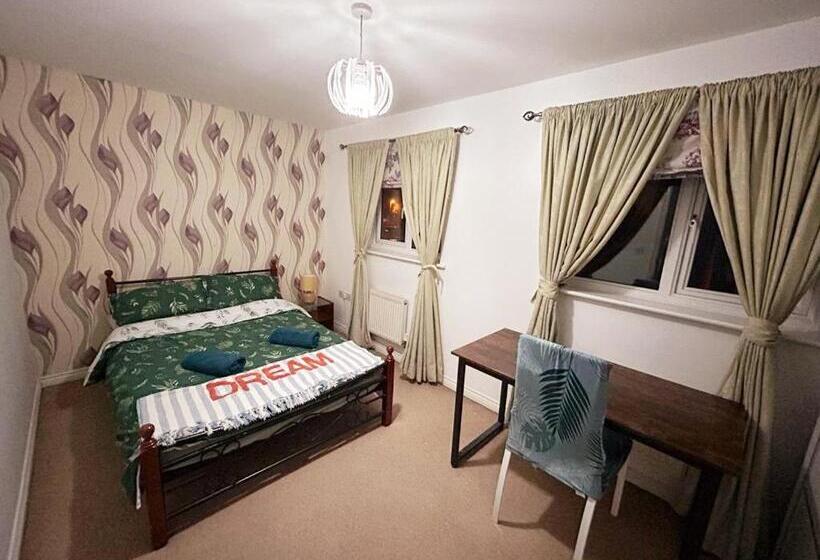 اتاق استاندارد با سرویس بهداشتی مشترک, Queens Rooms, A Perfect Stay, Next To Shopping Parks And Central Manchester