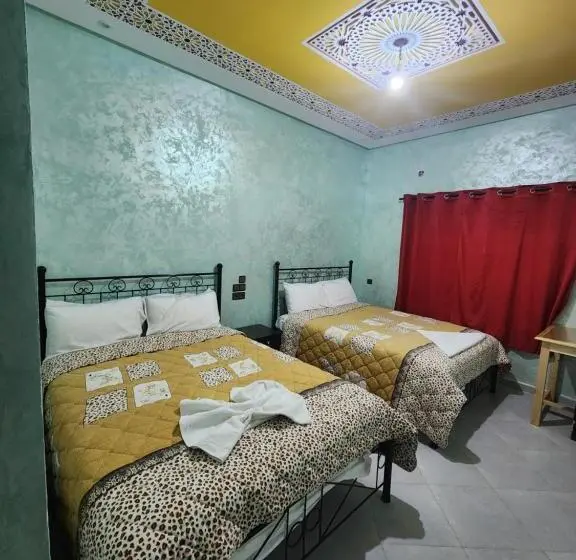 Comfort Kolmen Hengen Huone, La Rose De Sable
