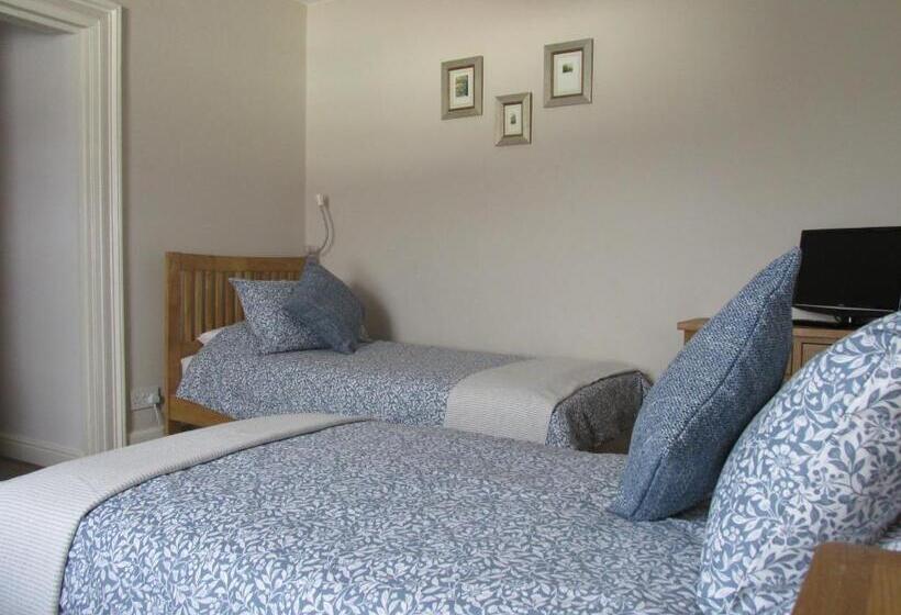 חדר סטנדרט לשלושה, No 3