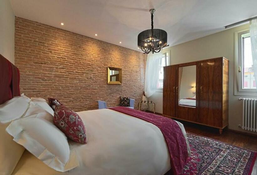 اتاق لوکس, 28 Alla Rotonda