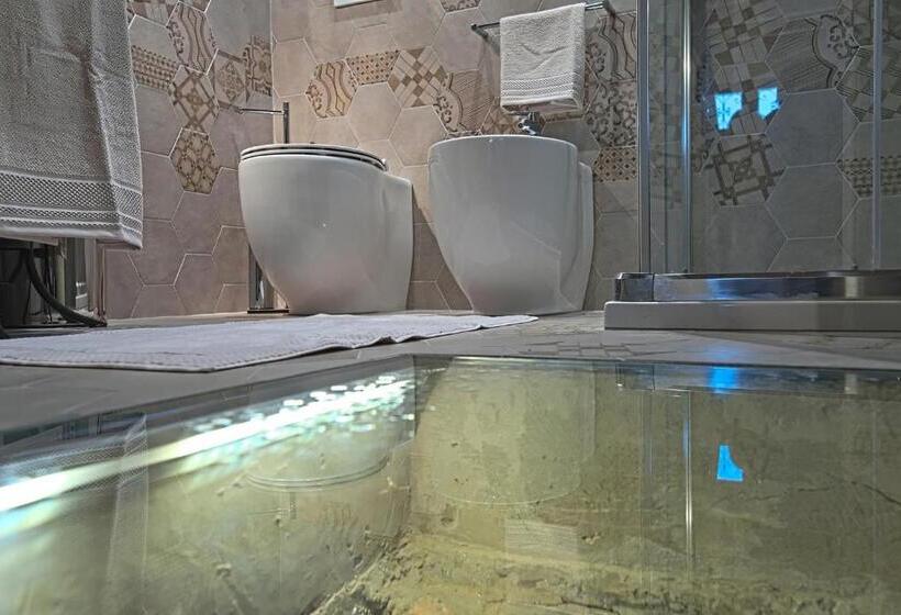 اتاق سوپریور, 28 Alla Rotonda