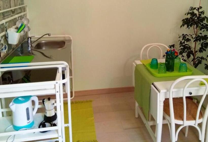 غرفة سوبيريور, Awroom