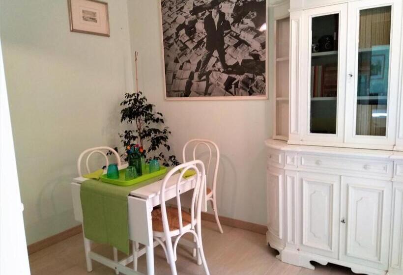 غرفة سوبيريور, Awroom