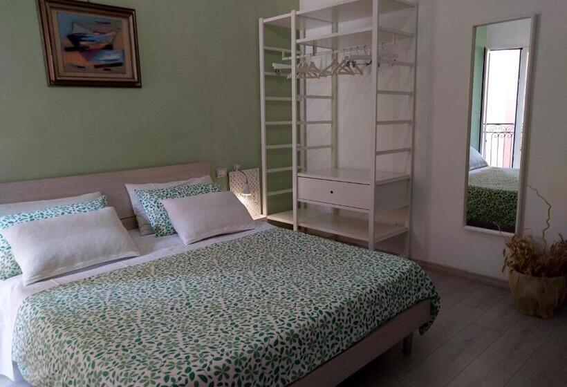 豪华房间, Awroom