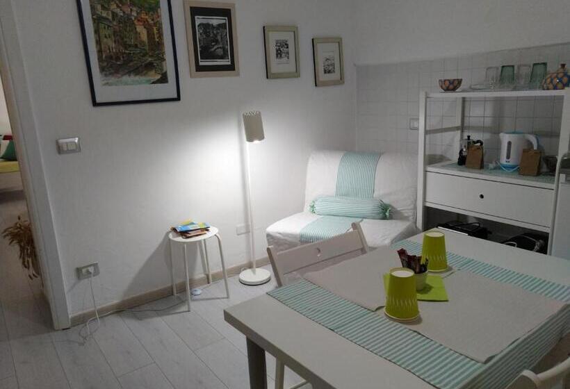 חדר דלוקס, Awroom