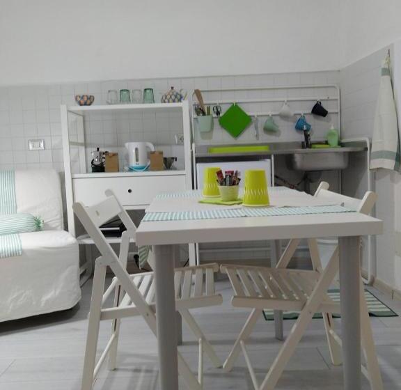 חדר דלוקס, Awroom