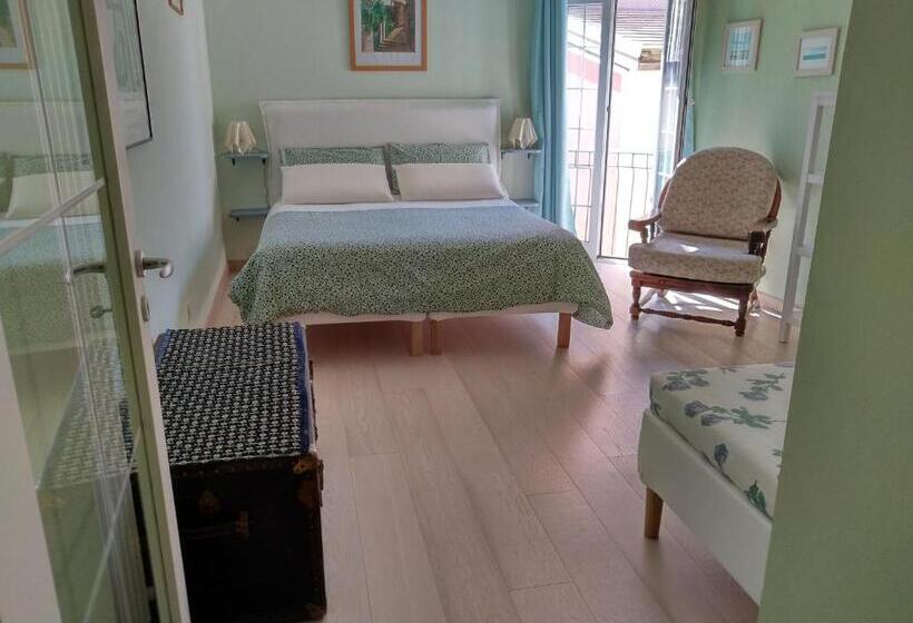 חדר סופריור, Awroom