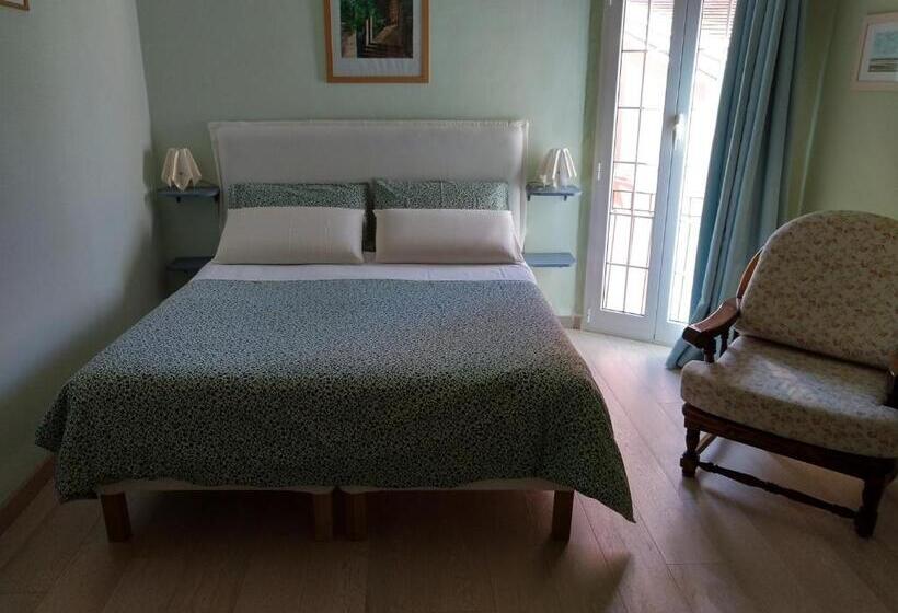 חדר סופריור, Awroom