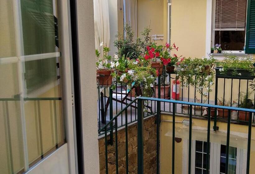 חדר סופריור, Awroom